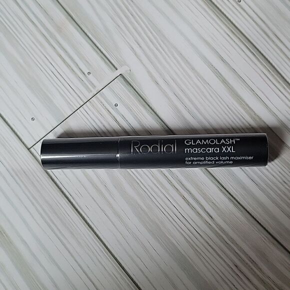 Rodial Glamolash Mascara XXL  - Picture 1 of 4
